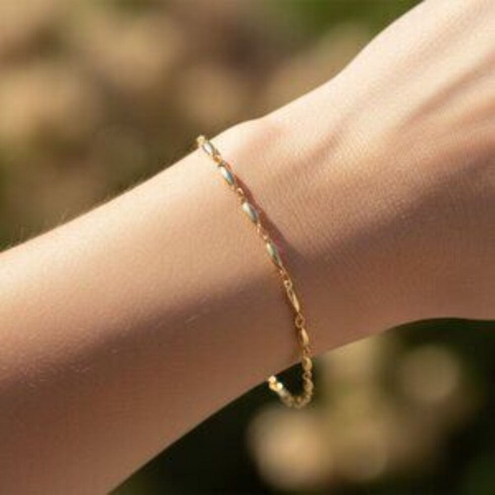 "Elegant & Trendy Bracelet, A Perfect Gift for Women, Thoughtful, EVCH1821